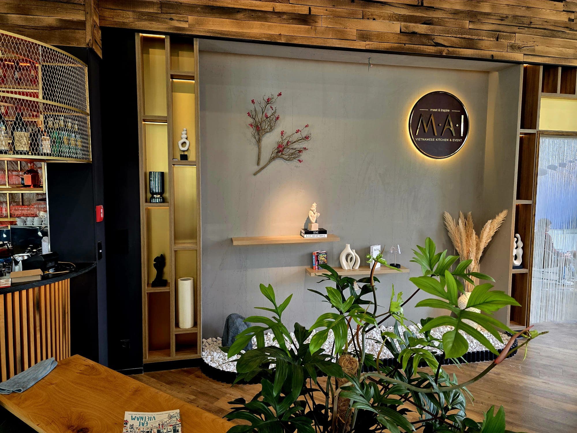 Mai restaurant